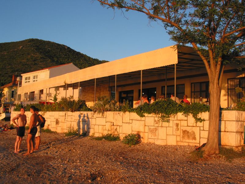 048zuljana.jpg (124187 Byte)